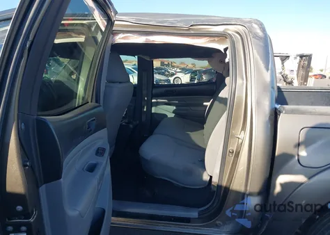 2013 Toyota Tacoma Prerunner V6 z USA, uszkodzony, nr VIN 3TMJU4GN6DM140218